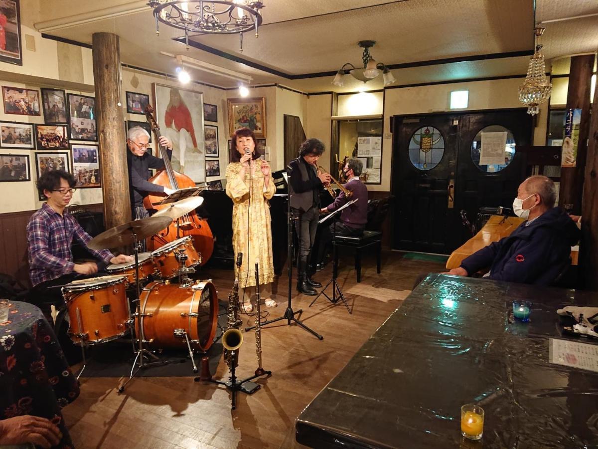 ホテル Live Cafe ひすいの海 糸魚川市 エクステリア 写真